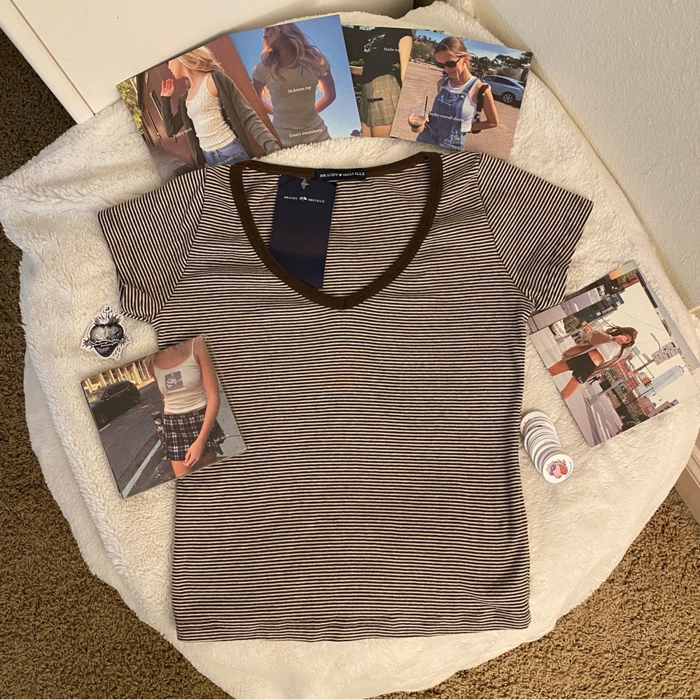 Brandy Melville T-shirt + Stickers cards